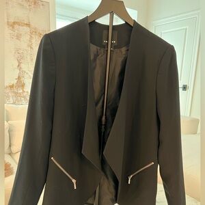 Trouve Elegant Black Blazer with Silver Zipper Accents